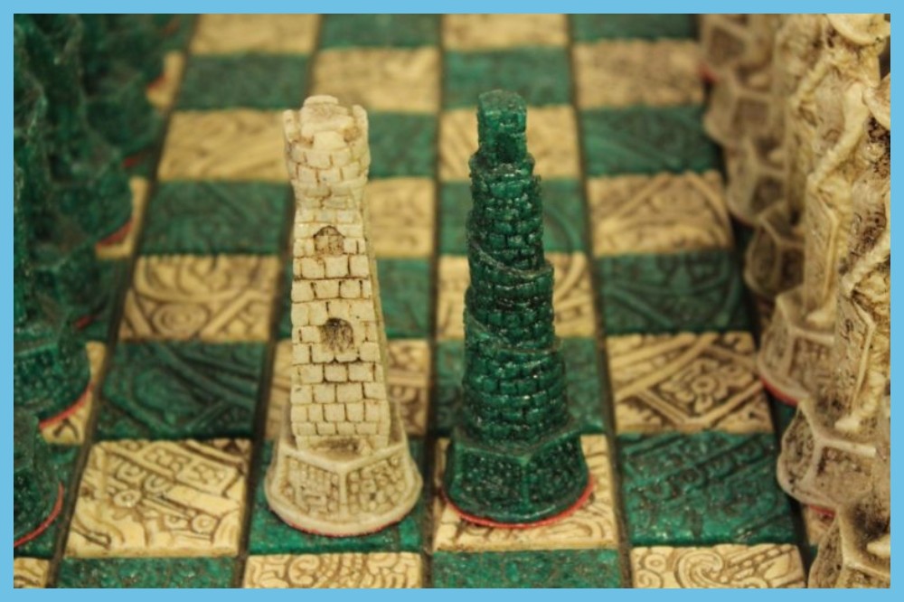 Aztecs versus Spanish Conquistadors Chess Set
