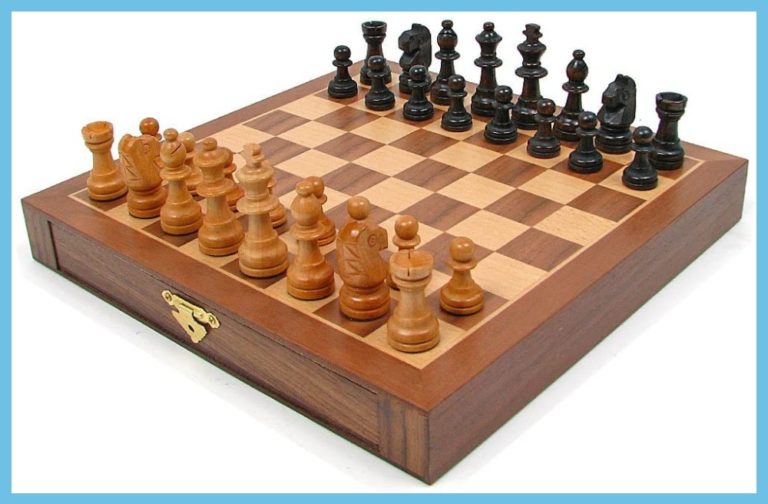 Inlaid Walnut-Style Magnetized Wood Chess Set