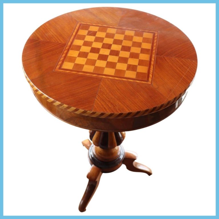 19Th Century Italian Louis Philippe Walnut Inlay Round Chess Table