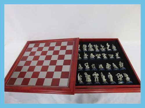 Dunbury mint chess set
