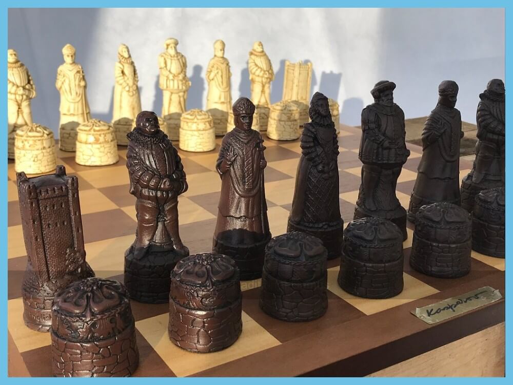 Berkeley Ornamental Chess Set 2