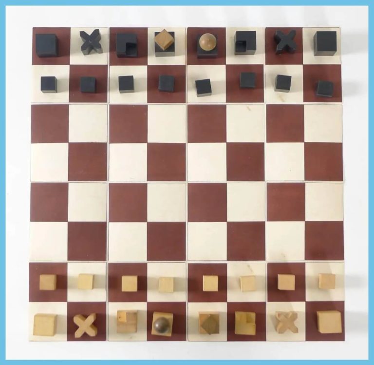 Hartwig Bauhaus Chess Set