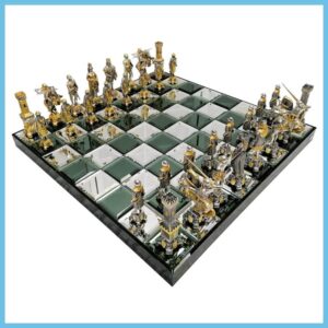 Italian Sculptural Frasier Chess Set