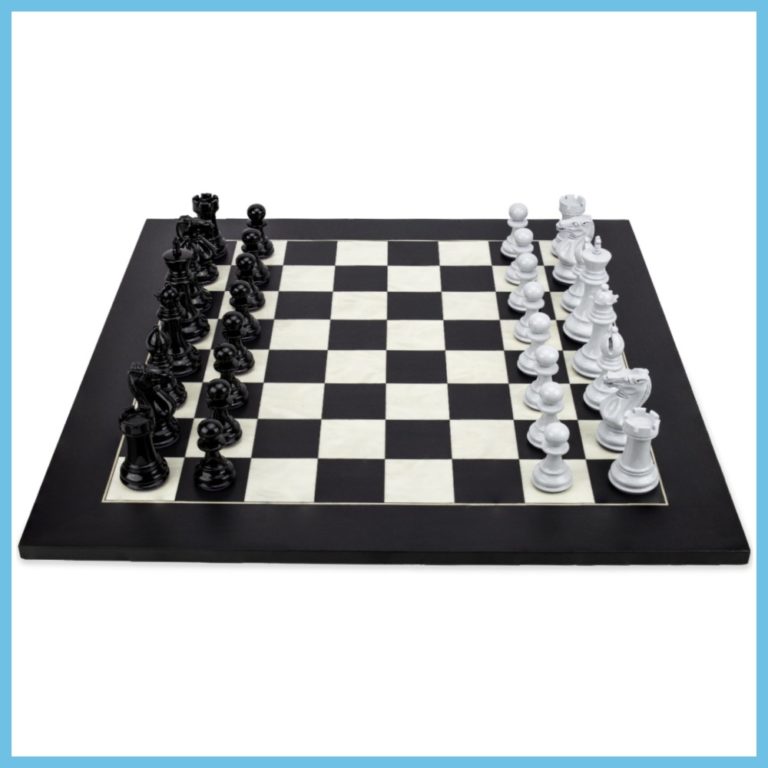 Luxury Black and White Chess Set