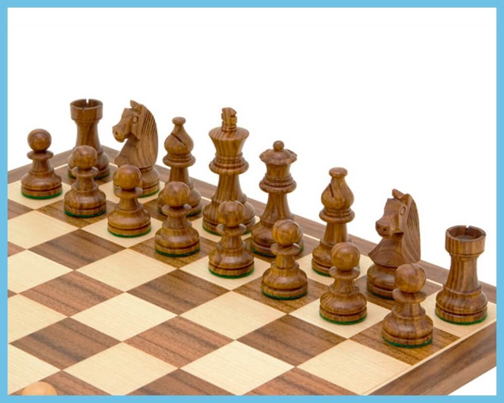 Small Chess Pieces Wooden