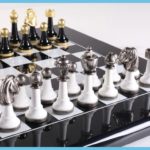 Traditional Black And White Chess Set