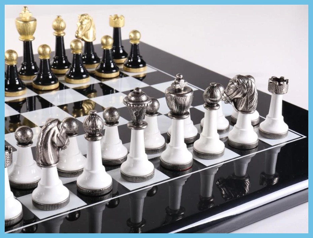 Traditional Black and White Chess Set