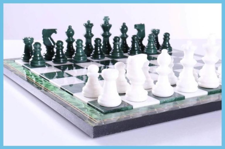 Green And White Alabaster Chess Set