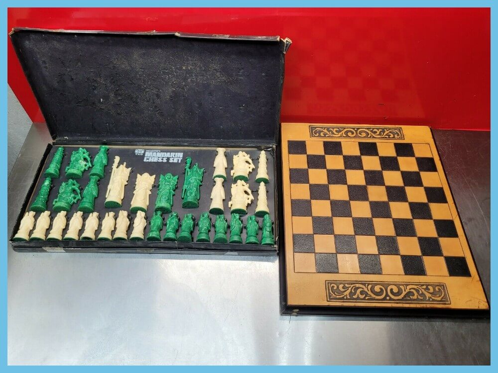 Mandarin Chess Set