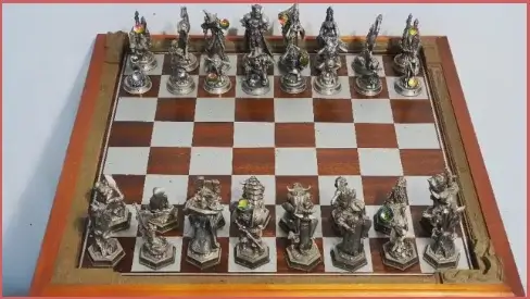 Danbury Mint Chess Set (2)