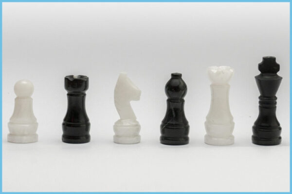 Marble Chess Set Black And White figures